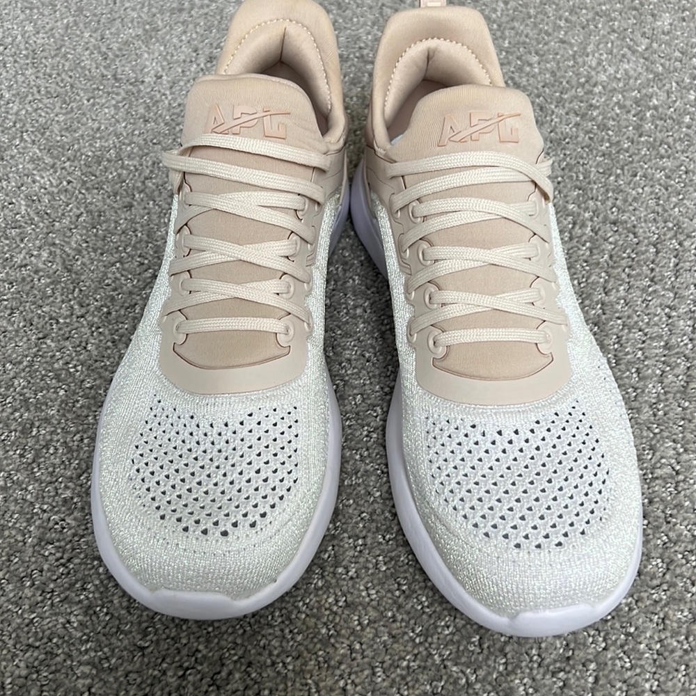 APL tech-loom tracer size 9.5 perfect condition!